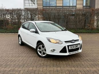 Ford Focus 1.6 Zetec Hatchback 5dr Petrol Powershift Euro 5 (125 ps)