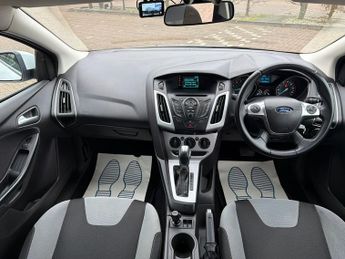 Ford Focus 1.6 Zetec Hatchback 5dr Petrol Powershift Euro 5 (125 ps)