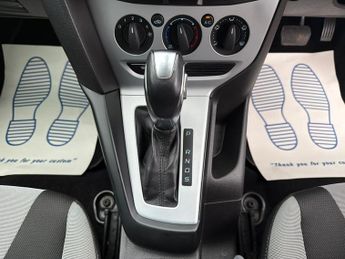 Ford Focus 1.6 Zetec Hatchback 5dr Petrol Powershift Euro 5 (125 ps)