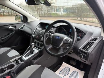 Ford Focus 1.6 Zetec Hatchback 5dr Petrol Powershift Euro 5 (125 ps)
