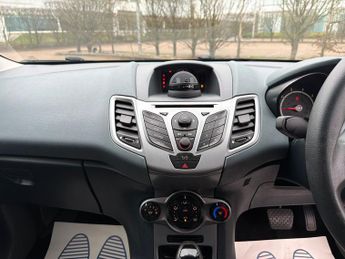 Ford Fiesta 1.4 Edge Hatchback 5dr Petrol Automatic (154 g/km, 94 bhp)