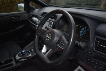 Nissan LEAF 39kWh N-Connecta Auto 5dr