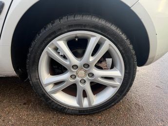 Skoda Fabia 1.6 16V 3 Hatchback 5dr Petrol Tiptronic (180 g/km, 105 bhp)