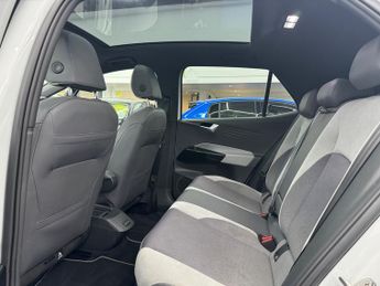 Volkswagen ID.3 Pro Performance 58kWh Family Hatchback 5dr Electric Auto (204 ps