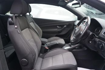 Volkswagen Eos 2.0 TDI CR SE Cabriolet 2dr Diesel DSG Euro 5 (140 ps)