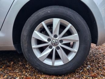 Volkswagen Golf 1.2 TSI BlueMotion Tech S Hatchback 5dr Petrol DSG Euro 5 (s/s) 