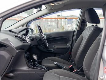 Ford Fiesta 1.6 Zetec Hatchback 5dr Petrol Powershift Euro 5 (105 ps)