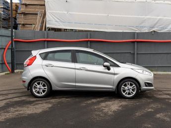 Ford Fiesta 1.6 Zetec Hatchback 5dr Petrol Powershift Euro 5 (105 ps)