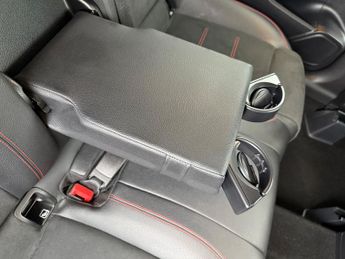 Mercedes-Benz B Class 1.3 B180 AMG Line (Executive) MPV 5dr Petrol 7G-DCT Euro 6 (s/s)