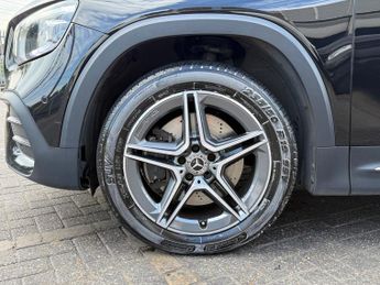 Mercedes-Benz GLB 2.0 GLB220d AMG Line (Premium) SUV 5dr Diesel 8G-DCT 4MATIC Euro