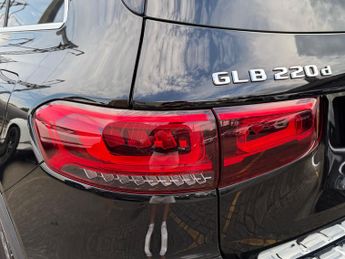 Mercedes-Benz GLB 2.0 GLB220d AMG Line (Premium) SUV 5dr Diesel 8G-DCT 4MATIC Euro