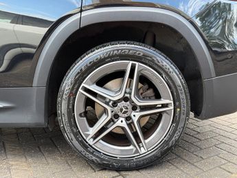 Mercedes-Benz GLB 2.0 GLB220d AMG Line (Premium) SUV 5dr Diesel 8G-DCT 4MATIC Euro