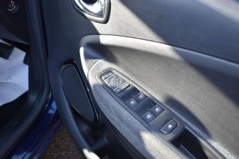 Renault Zoe R135 EV50 52kWh Riviera Auto 5dr (Rapid Charge)