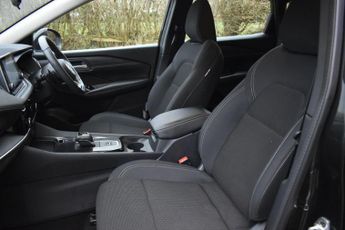 Nissan Qashqai 1.3 DIG-T MHEV Acenta Premium XTRON Euro 6 (s/s) 5dr