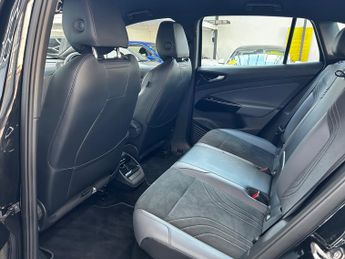 Volkswagen ID.4 Pure 52kWh Life SUV Electric Auto (148 ps) 5dr