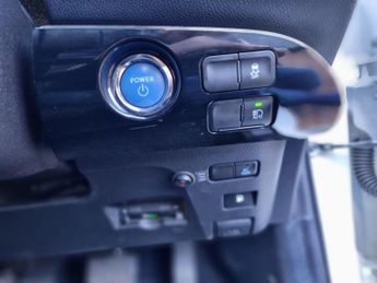 Toyota Prius 1.8 VVT-h GPF Active Hatchback 5dr Petrol Hybrid CVT Euro 6 (s/s