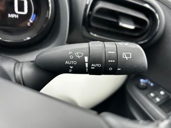 Toyota Yaris 1.5 VVT-h Excel Hatchback Petrol Hybrid E-CVT Euro 6 (s/s) (116 