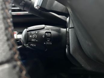 Peugeot 3008 1.6 13.2kWh GT Line SUV Petrol Plug-in Hybrid e-EAT Euro 6 (s/s)