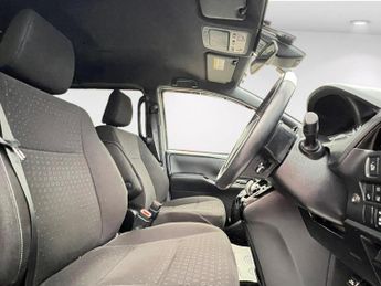 Toyota Voxy Noah Hybrid 1.8 ZWR80 Auto