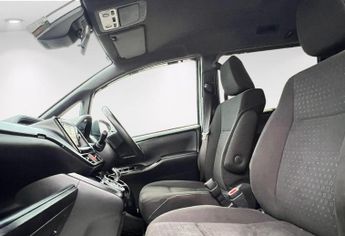 Toyota Voxy Noah Hybrid 1.8 ZWR80 Auto