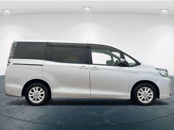 Toyota Voxy Noah Hybrid 1.8 ZWR80 Auto