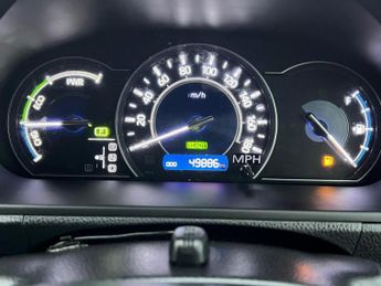 Toyota Voxy Noah Hybrid 1.8 ZWR80 Auto