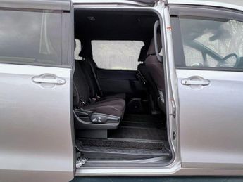 Toyota Voxy Noah Hybrid 1.8 ZWR80 Auto