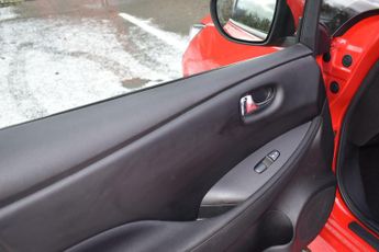 Nissan LEAF 39kWh Acenta Auto 5dr
