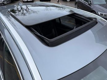 Volvo XC90 2.0h T8 Twin Engine 9.2kWh R-Design SUV 5dr Petrol Plug-in Hybri