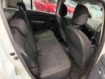 Dacia Sandero 1.2 Laureate Hatchback 5dr Petrol Manual Euro 5 (75 ps)