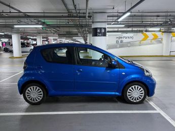 Toyota Aygo 1.0 VVT-i Blue Hatchback 5dr Petrol MultiMode Euro 4 (67 bhp)