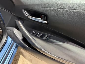 Toyota Corolla 1.8 VVT-h Icon Touring Sports 5dr Petrol Hybrid CVT Euro 6 (s/s)