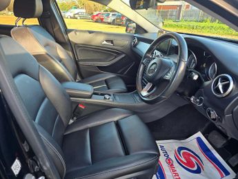 Mercedes-Benz GLA 2.1 GLA200d Sport SUV 5dr Diesel 7G-DCT Euro 6 (s/s) (136 ps)