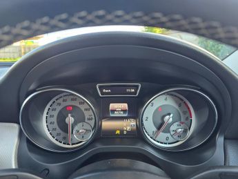 Mercedes-Benz GLA 2.1 GLA200d Sport SUV 5dr Diesel 7G-DCT Euro 6 (s/s) (136 ps)