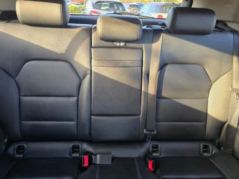 Mercedes-Benz GLA 2.1 GLA200d Sport SUV 5dr Diesel 7G-DCT Euro 6 (s/s) (136 ps)