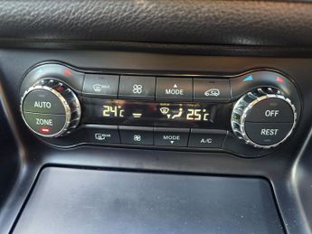 Mercedes-Benz GLA 2.1 GLA200d Sport SUV 5dr Diesel 7G-DCT Euro 6 (s/s) (136 ps)