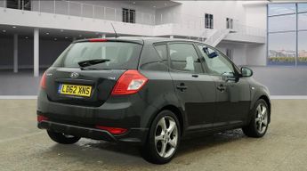 Kia Ceed 1.6 CRDi 3 Hatchback 5dr Diesel Auto Euro 5 (113 bhp)