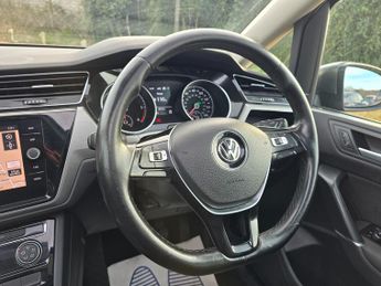 Volkswagen Touran 1.6 TDI SE Family MPV 5dr Diesel DSG Euro 6 (s/s) (115 ps)