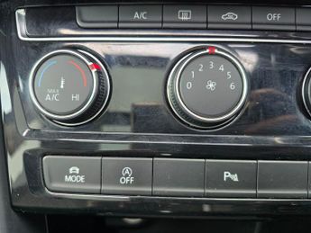 Volkswagen Touran 1.6 TDI SE Family MPV 5dr Diesel DSG Euro 6 (s/s) (115 ps)