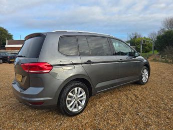 Volkswagen Touran 1.6 TDI SE Family MPV 5dr Diesel DSG Euro 6 (s/s) (115 ps)