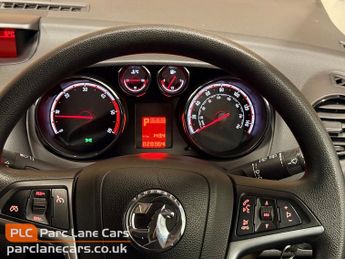 Vauxhall Meriva 1.7 CDTi Exclusiv MPV 5dr Diesel Auto Euro 5 - ONLY 20000 MILES 