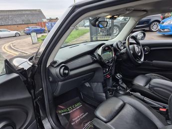 Mini Hatch 1.5 Cooper Hatchback 3dr Petrol Auto Euro 6 (s/s) (136 ps)