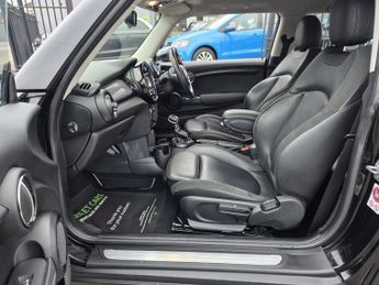 Mini Hatch 1.5 Cooper Hatchback 3dr Petrol Auto Euro 6 (s/s) (136 ps)