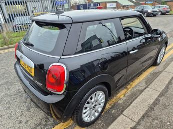 Mini Hatch 1.5 Cooper Hatchback 3dr Petrol Auto Euro 6 (s/s) (136 ps)