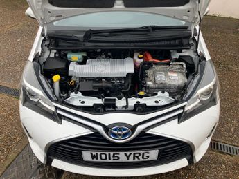 Toyota Yaris Icon 1.5 VVT-h Hatchback 5 Dr Auto Hybrid E-CVT Euro 6 (101 ps)