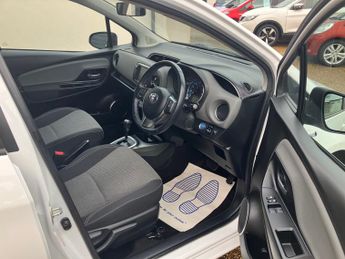 Toyota Yaris Icon 1.5 VVT-h Hatchback 5 Dr Auto Hybrid E-CVT Euro 6 (101 ps)