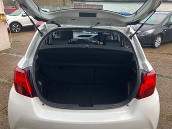 Toyota Yaris Icon 1.5 VVT-h Hatchback 5 Dr Auto Hybrid E-CVT Euro 6 (101 ps)