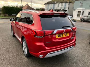 Mitsubishi Outlander 2.4h 13.8kWh 4h 5dr TwinMotor SUV Petrol Plug-in Hybrid CVT 4WD 