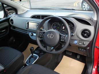 Toyota Yaris 1.5 VVT-h Icon Tech Petrol Hybrid E-CVT Euro 6 (s/s) 5dr Only 18