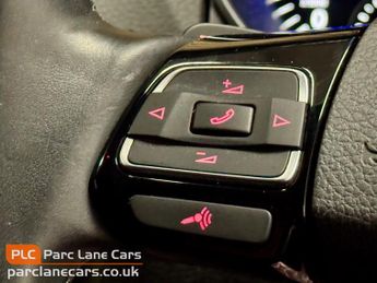 Volkswagen Golf Golf R 2.0 TFSI 4Motion 5 Door DSG - ONLY 22000 MILES -